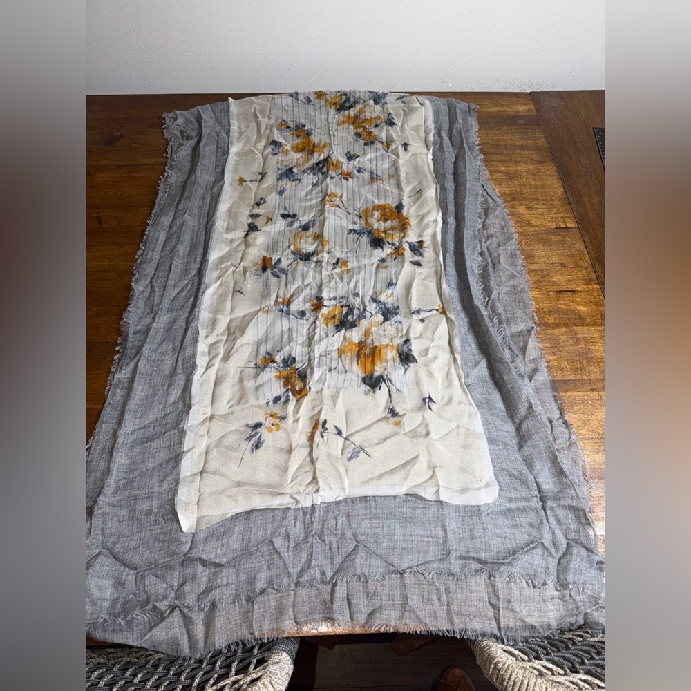 Unbranded Made In Italy Floral Scarf